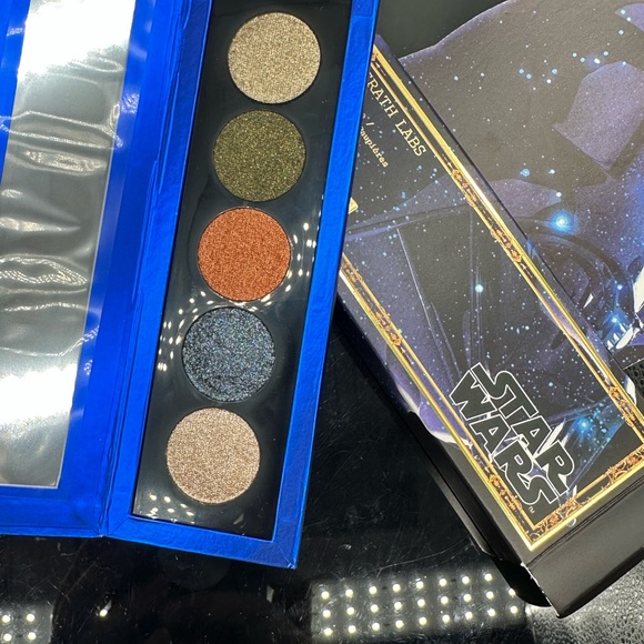 Pat McGrath labs Star Wars palette - Picture 1 of 3